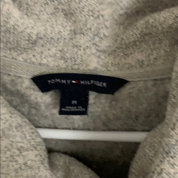 Tommy Hilfiger turtle/cowl neck grey sweater sizeM - Picture 2 of 5
